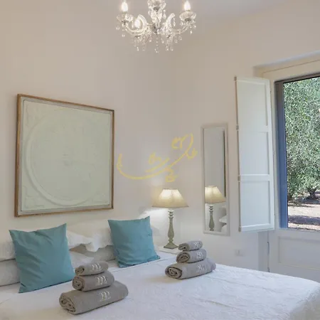 Td Dimora Del Giglio With Organic Garden With Pool Ostuni