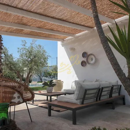 Holiday home Td Dimora Del Giglio With Organic Garden With Pool Ostuni